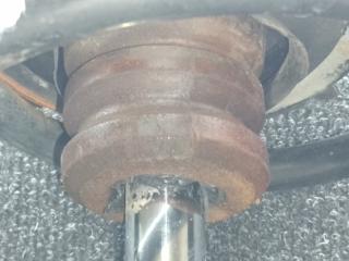 Амортизатор передний правый TOYOTA SIENNA 03-10