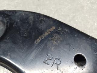 Рычаг передней подвески нижний правый TOYOTA SIENNA 03-10