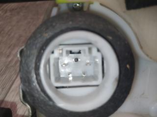 Замок двери задний правый PRIUS - 30 09-17