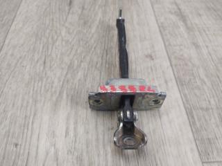 Ограничитель двери задний левый TOYOTA PRIUS 16- 1.8 2ZRFXE