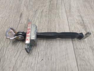 Ограничитель двери задний правый TOYOTA PRIUS 16- 2017