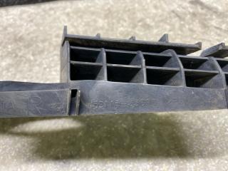 Кронштейн переднего бампера (под фарой) правый ES350 06-12 2007 3.5 2GR-FE