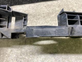 Кронштейн переднего бампера (под фарой) правый ES350 06-12 2007 3.5 2GR-FE