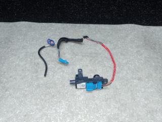 Камера переднего вида левая MODEL Y 19- 2021