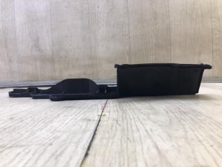 Дефлектор радиатора левый ES350 06-12