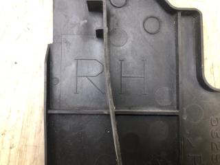 Дефлектор радиатора правый ES350 06-12