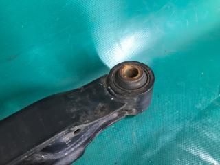 Рычаг задней подвески поперечный нижний левый NISSAN X-TRAIL/ROGUE T32 13-20 2.5 QR25DE