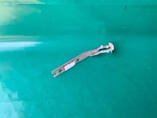 Петля капота правая DODGE JOURNEY 08-20 2013 Б/У Петля капота правая DODGE JOURNEY 08-20 2013