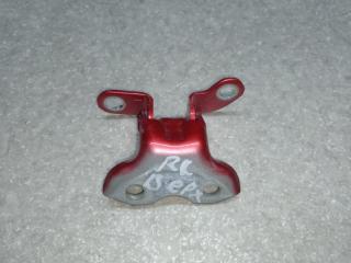 Петля двери верхняя задняя левая TOYOTA PRIUS 16-