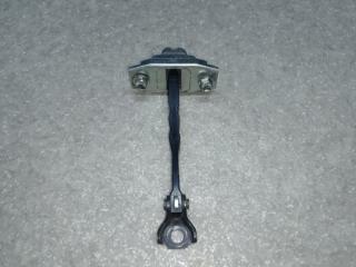 Ограничитель двери передний левый TOYOTA CAMRY 50 12-15 Б/У Ограничитель двери передний левый TOYOTA CAMRY 50 12-15