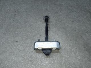 Ограничитель двери передний правый GS350 GS300 05-11