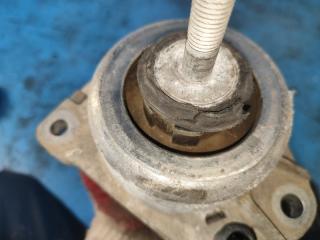 Подушка двигателя нижняя правая MUSTANG 15-