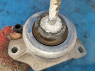 Подушка двигателя нижняя правая MUSTANG 15-