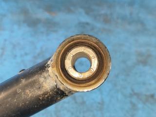 Рычаг передней подвески нижний правый MUSTANG 15-