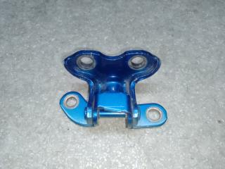 Петля двери верхняя задняя правая TOYOTA CAMRY 70 17- 2019