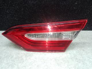 Фонарь внутренний правый TOYOTA CAMRY 70 17- 2019