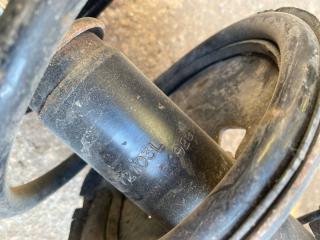 Амортизатор задний правый RX300 98-03 2000 3.0 1MZFE