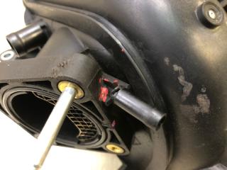 Коллектор впускной COROLLA 150 06-13 2011 1.8 2ZRFE