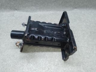 Кронштейн усилителя переднего бампера левый X-TRAIL/ROGUE T32 13-20 2016 2.5 QR25DE