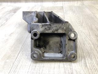 Кронштейн опоры двигателя левый FX S50 03-08 2005 3.5 VQ35DE