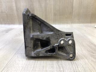 Кронштейн опоры двигателя правый FX S50 03-08 2005 3.5 VQ35DE