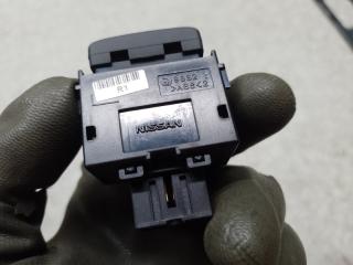 Кнопка закрывания крышки багажника X-TRAIL/ROGUE T32 13-20