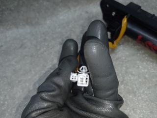 Кнопка открывания багажника наружная MITSUBISHI OUTLANDER XL 05-13 3.0 6B31