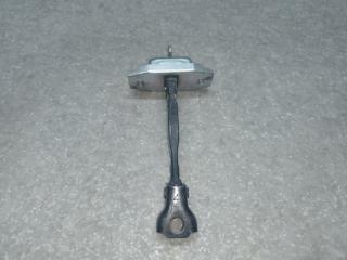 Ограничитель двери передний левый TOYOTA RAV4 05-12 Б/У Ограничитель двери передний левый TOYOTA RAV4 05-12