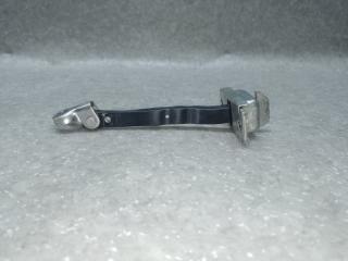 Ограничитель двери передний TOYOTA PRIUS 16-