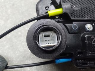 Замок двери задний правый PRIUS C/AQUA 11-14