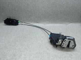 Замок двери задний левый TOYOTA PRIUS C/AQUA 11-14