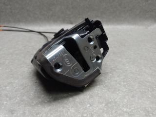 Замок двери задний левый PRIUS C/AQUA 11-14