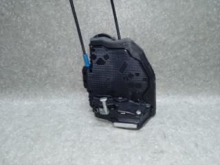 Замок двери задний левый TOYOTA PRIUS C/AQUA 11-14