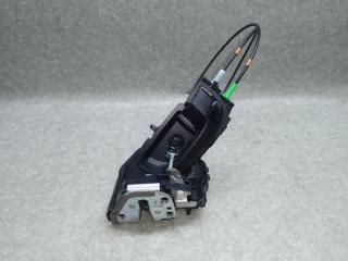 Замок двери задний правый TOYOTA PRIUS C/AQUA 11-14