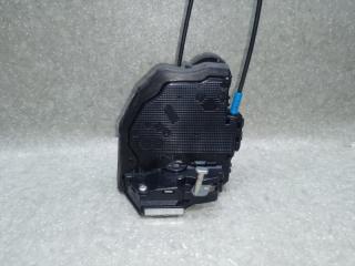 Замок двери задний правый TOYOTA PRIUS C/AQUA 11-14