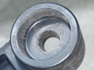 Поводок стеклоочистителя передний правый KIA SORENTO UM 14- 2.4 G4KJ