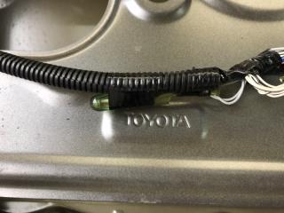 Дверь передняя левая SIENNA 11-16 2014 3.5 2GR-FE