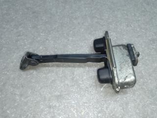 Ограничитель двери передний правый KIA SORENTO UM 14- 2.4 G4KJ