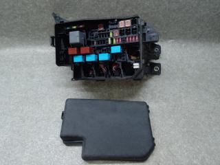 Блок предохранителей моторный отсек правый TOYOTA RAV4 05-12 2006