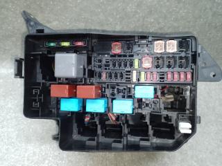 Блок предохранителей моторный отсек правый RAV4 05-12 2006 2.4 2AZFE