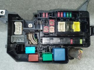 Блок предохранителей моторный отсек левый RAV4 05-12 2006 2.4 2AZFE