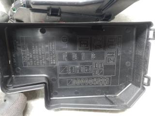 Блок предохранителей моторный отсек левый RAV4 05-12 2006 2.4 2AZFE