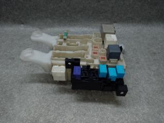 Блок предохранителей салон RAV4 05-12 2006 2.4 2AZFE