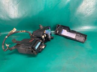 Блок предохранителей моторный отсек TOYOTA AVALON 05-12 2006