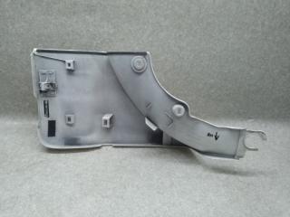 Накладка крышки багажника правая RAV4 05-12 2006 2.4 2AZFE