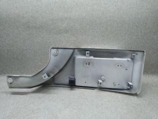 Накладка крышки багажника левая RAV4 05-12 2006 2.4 2AZFE
