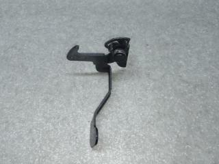 Крюк замка капота TOYOTA RAV4 05-12 2006