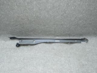 Кронштейн замка капота PRIUS 16- 2017 1.8 2ZRFXE