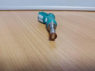 Форсунка топливная TOYOTA SIENNA 11-16