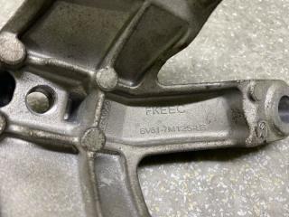 Кронштейн КПП FORD FOCUS 10-18 2.0